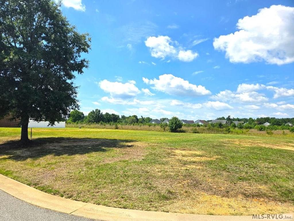 131&133 Savannah Circle, Roanoke Rapids NC 27870 photo 2