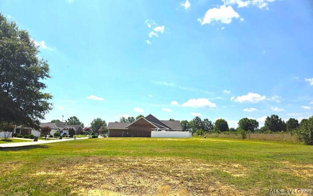 131&133 Savannah Circle, Roanoke Rapids NC 27870 photo 3