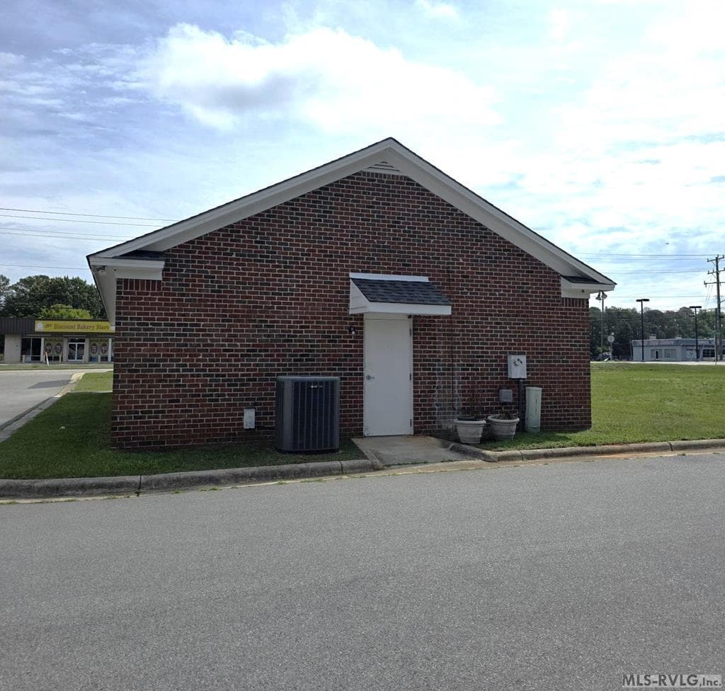 621 Julian R. Allsbrook Hwy, Roanoke Rapids NC 27870 photo 17
