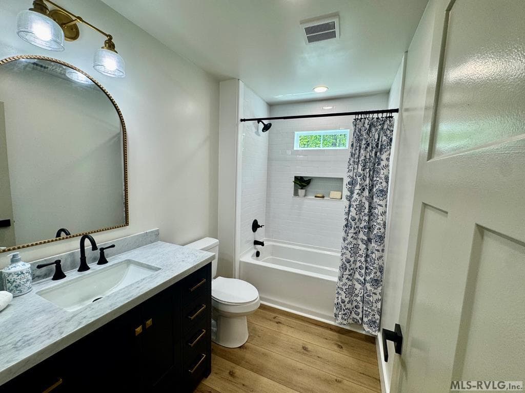 Upstairs Bath