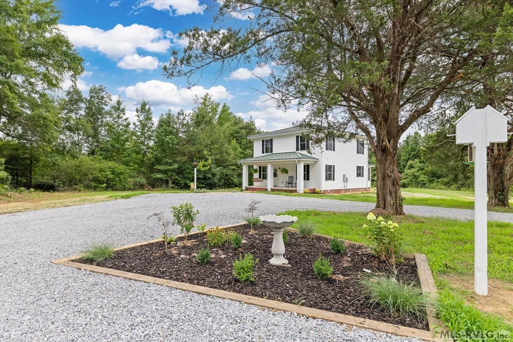 1000 Locust St, South Hill VA 23970 photo 2