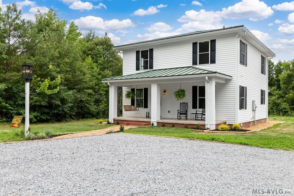1000 Locust St, South Hill VA 23970 photo 3