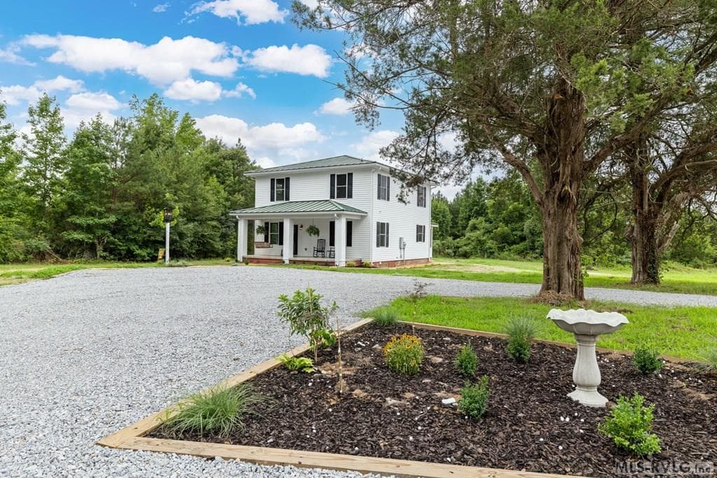 1000 Locust St, South Hill VA 23970