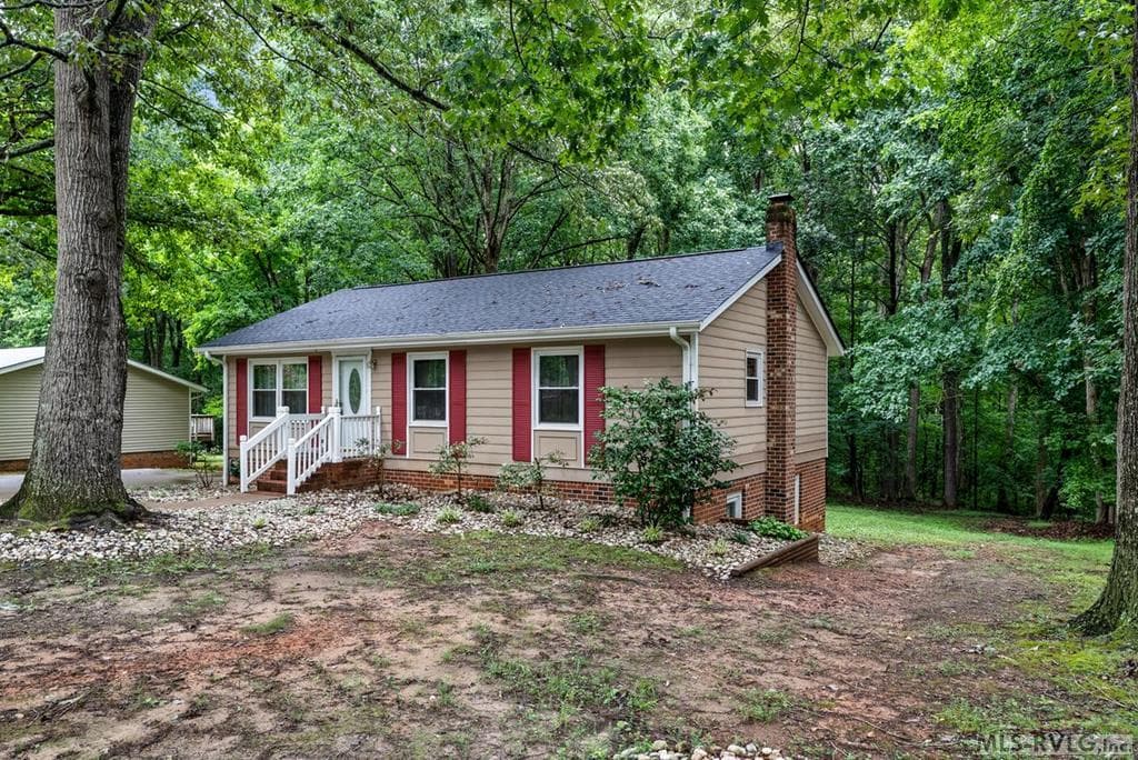 404 Benton Street, South Hill VA 23970 photo 7
