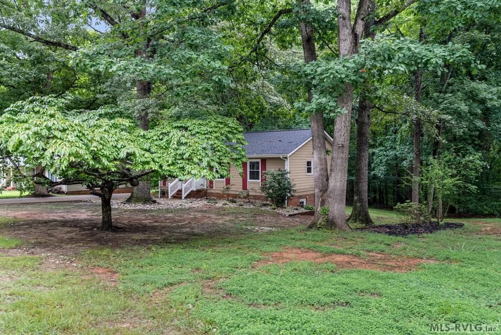 404 Benton Street, South Hill VA 23970 photo 9