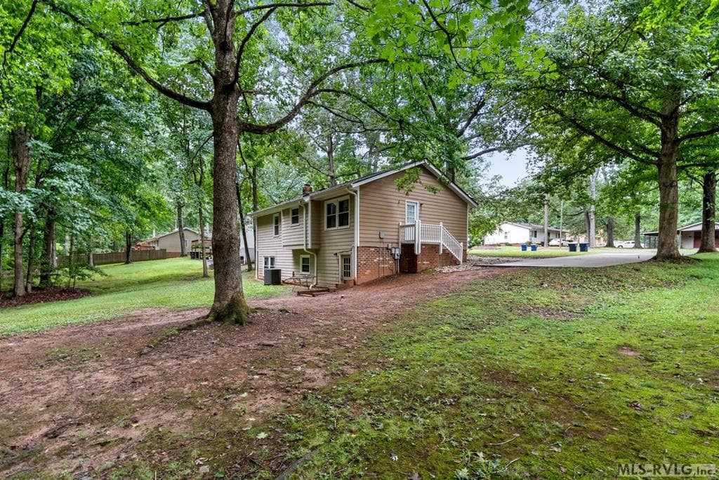 404 Benton Street, South Hill VA 23970 photo 8