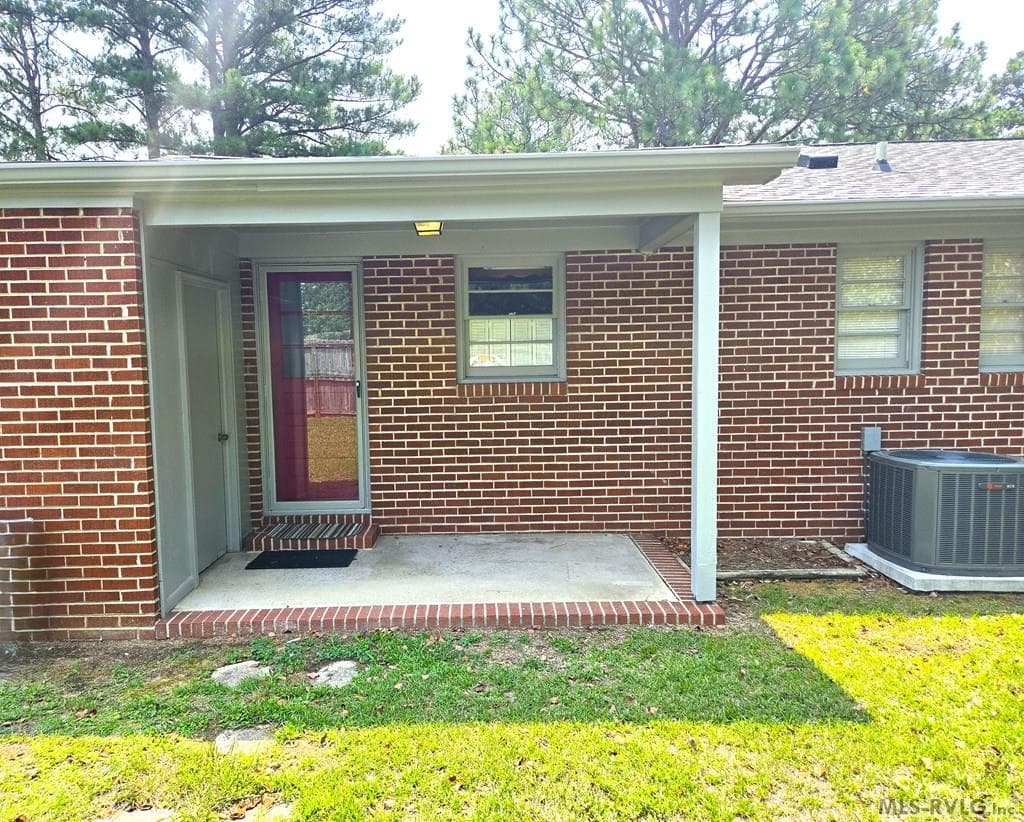 COVERTED REAR PATIO
