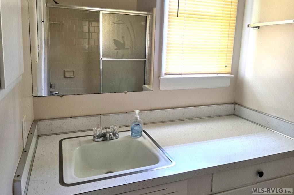 MASTER BATHROOM A