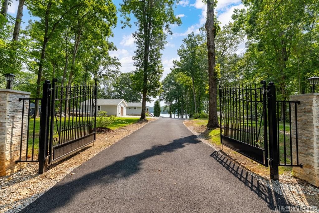 Residential/Vacation at 118 Paradise Pt, Macon NC 27551, Macon, photo 9 of 68