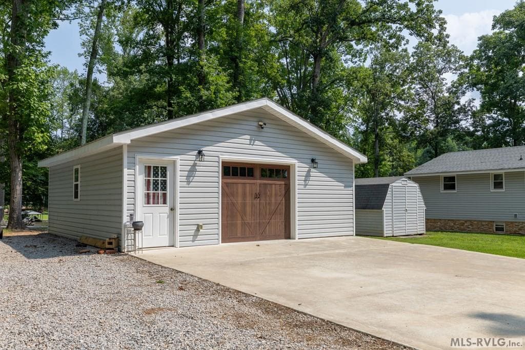 Residential/Vacation at 118 Paradise Pt, Macon NC 27551, Macon, photo 11 of 68