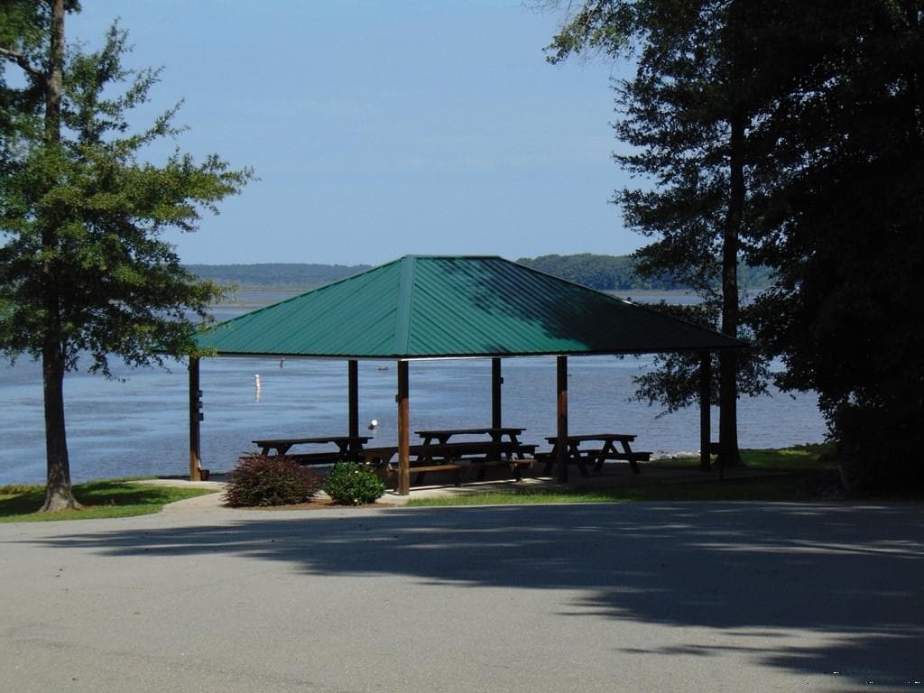 Common area picnic shelter