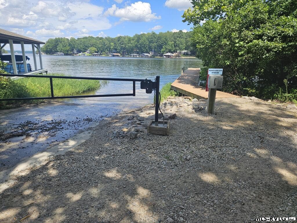 Boat Ramp, Easy private access to Lake Gaston.