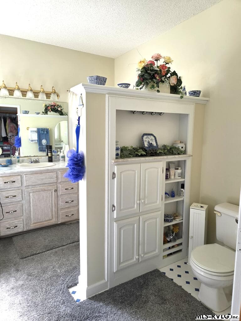 MASTER BATHROOM A