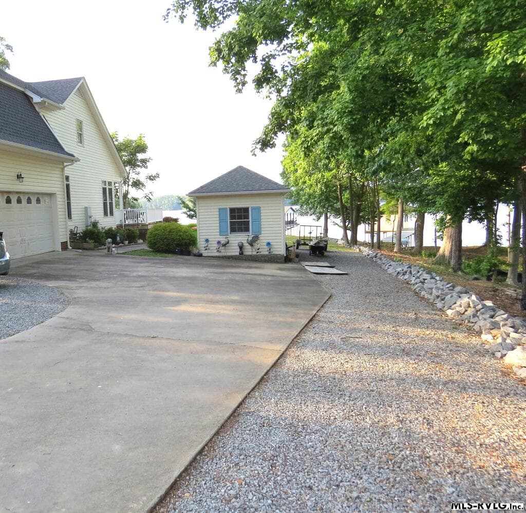 CONCRETE DRIVE