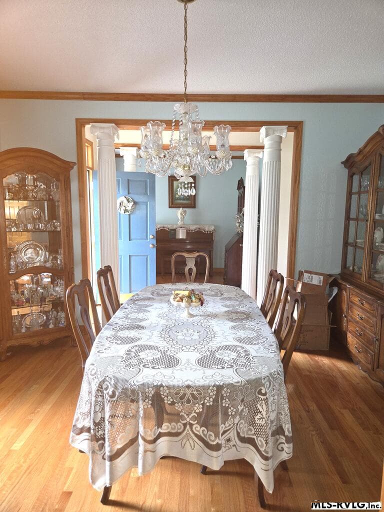 DINING ROOM B