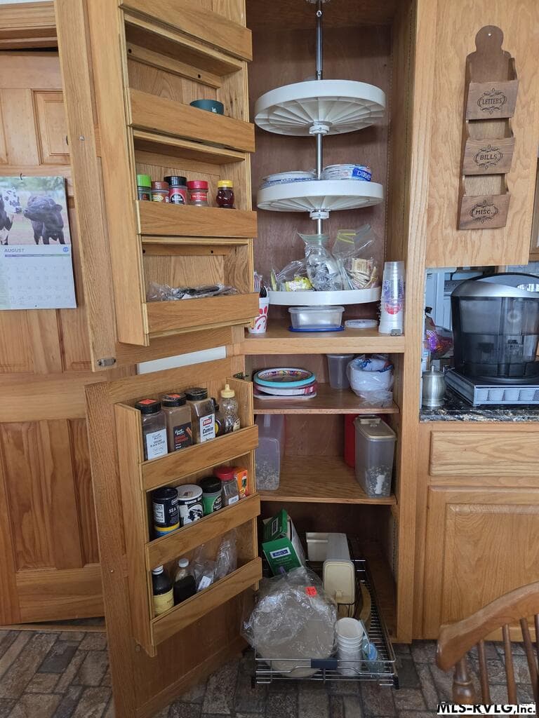 KICTHEN CUSTOME CABINET