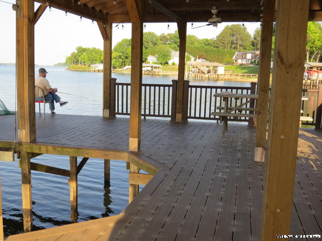 BOATHOUSE DECK