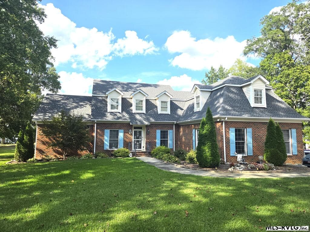 FRONT OF HOUSE