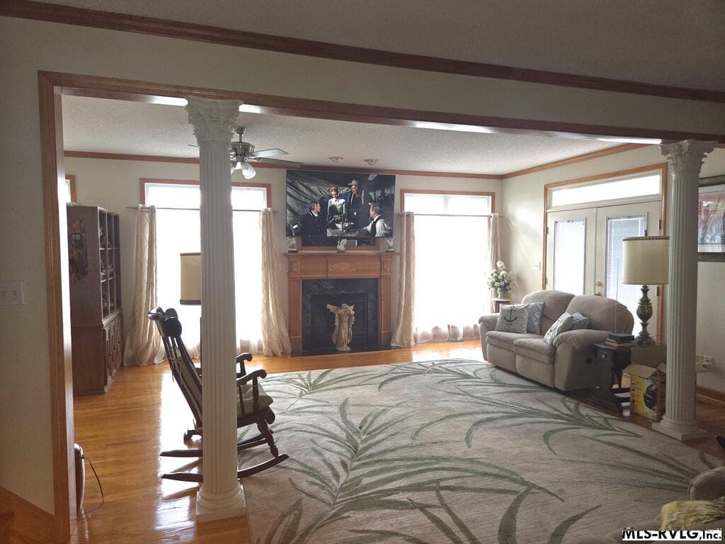 FAMILY ROOM A