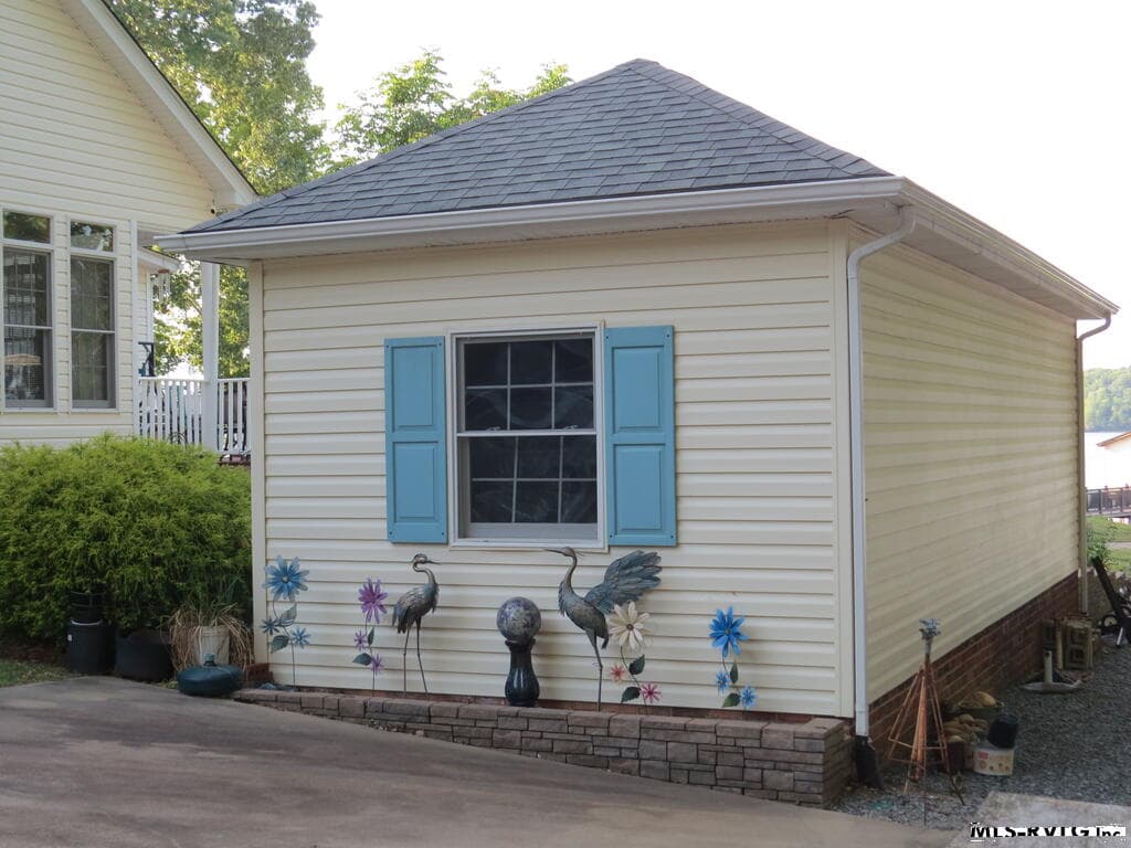 12X30 GARGE/STORAGE SHED B