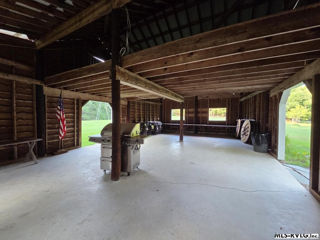 Community Barn - 1683 Merifield Dr, Clarksville VA 23927, Clarksville