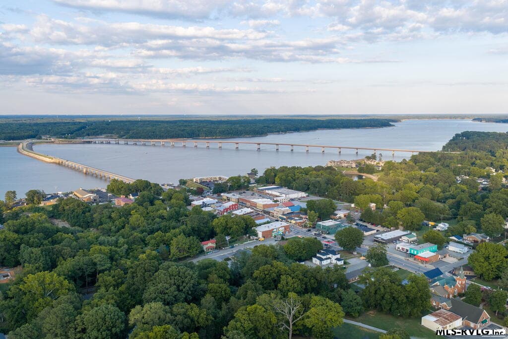 Clarksville - 1683 Merifield Dr, Clarksville VA 23927, Clarksville