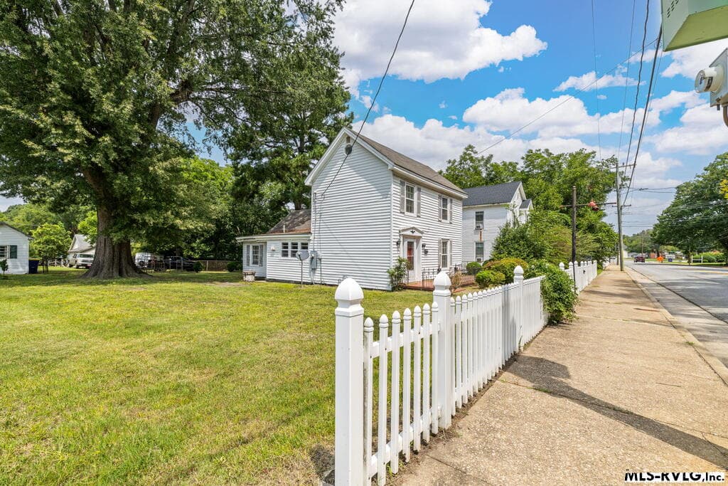 Residential/Vacation at 211 N. Mecklenburg Ave., South Hill VA 23970, South Hill, photo 20 of 35