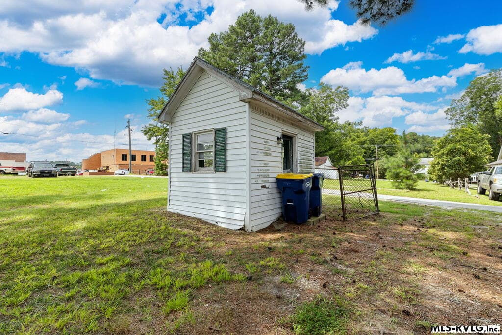 Residential/Vacation at 211 N. Mecklenburg Ave., South Hill VA 23970, South Hill, photo 24 of 35