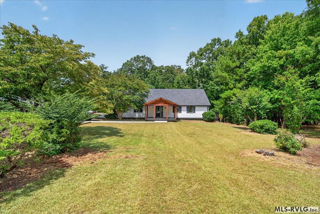 Residential/Vacation at 103 Landfall Court, Roanoke Rapids NC 27870, Roanoke Rapids, photo 8 of 48