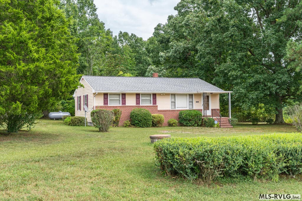 Residential/Vacation at 1388 Lewis Dr, Emporia VA 23847, Emporia, photo 2 of 26
