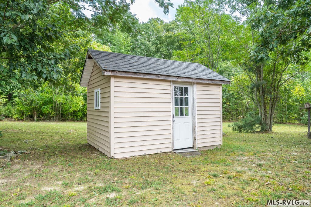 Residential/Vacation at 1388 Lewis Dr, Emporia VA 23847, Emporia, photo 5 of 26