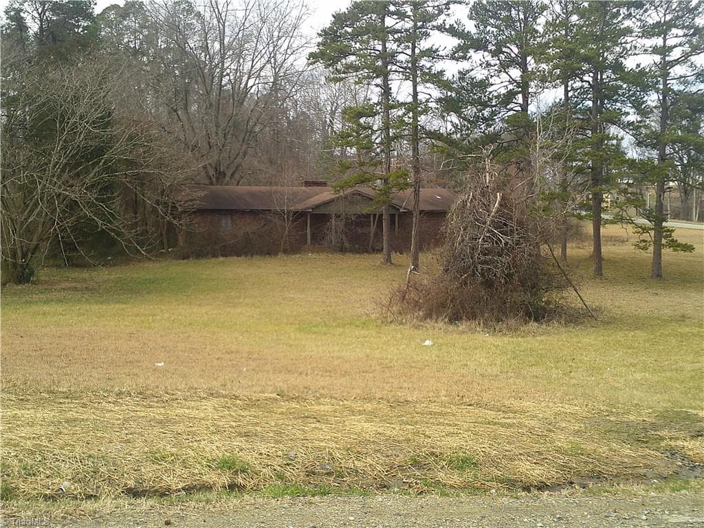 Remarks at 1 Harb Drive, Lexington NC 27295, photo 6 of 7