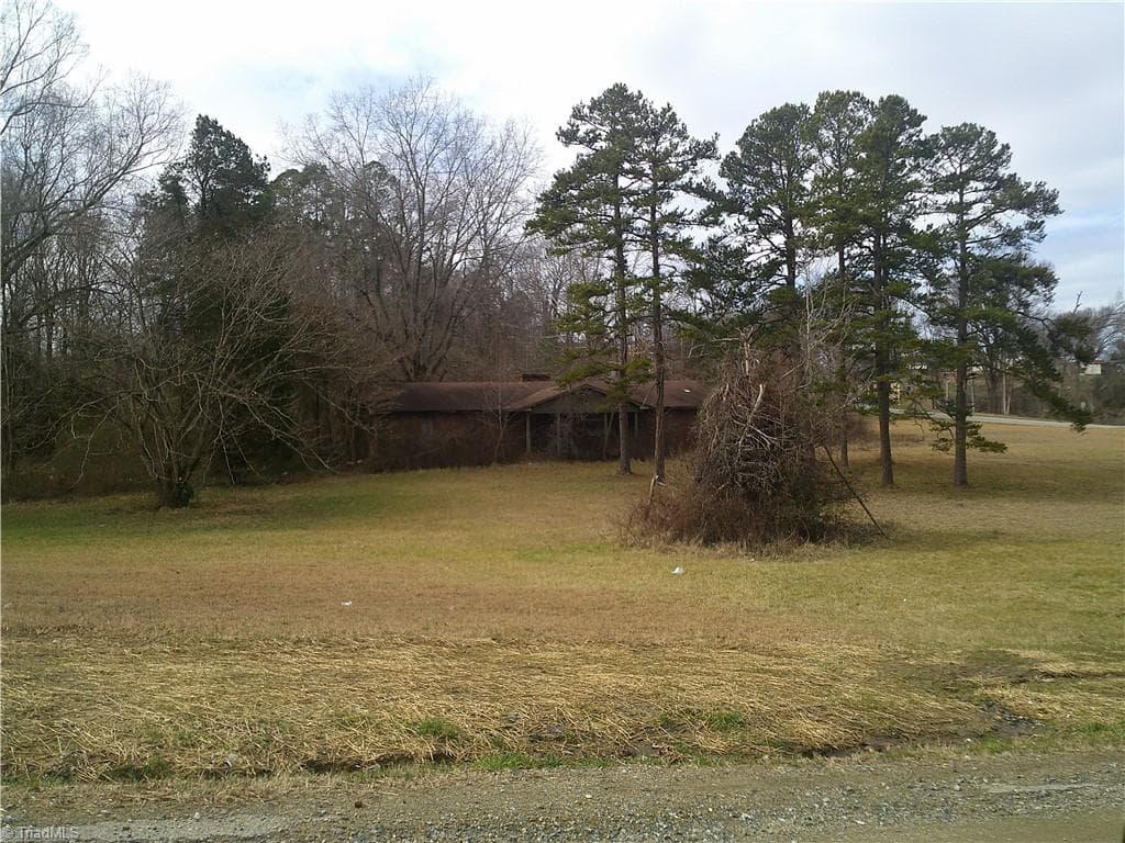 Remarks at 1 Harb Drive, Lexington NC 27295, photo 4 of 7