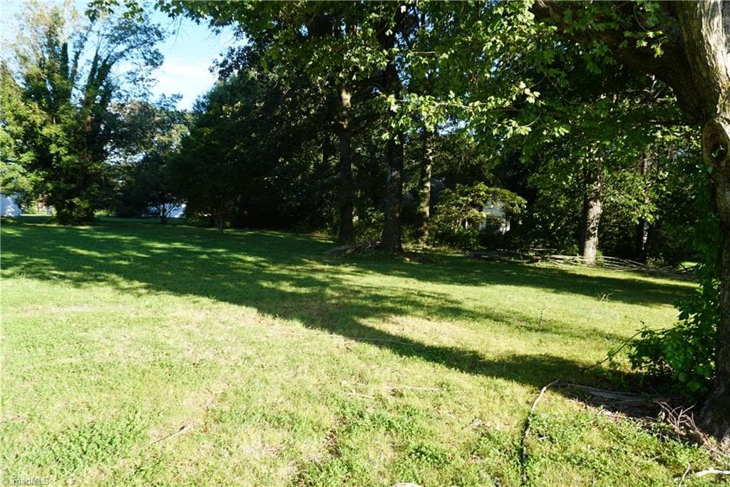 Commercial at 104 E Lee Avenue, Yadkinville NC 27055, photo 13 of 14
