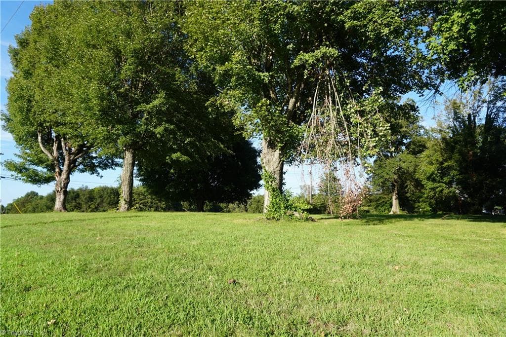 Commercial at 104 E Lee Avenue, Yadkinville NC 27055, photo 10 of 14