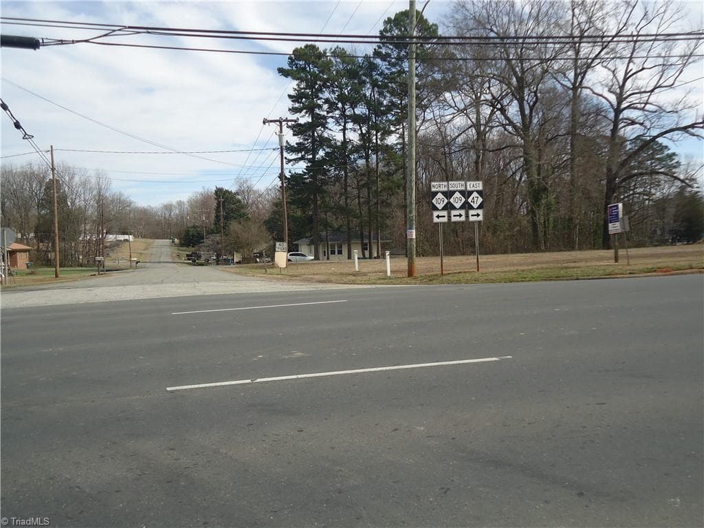 Retail at 17871 S NC Highway 109, Denton NC 27239, photo 5 of 9