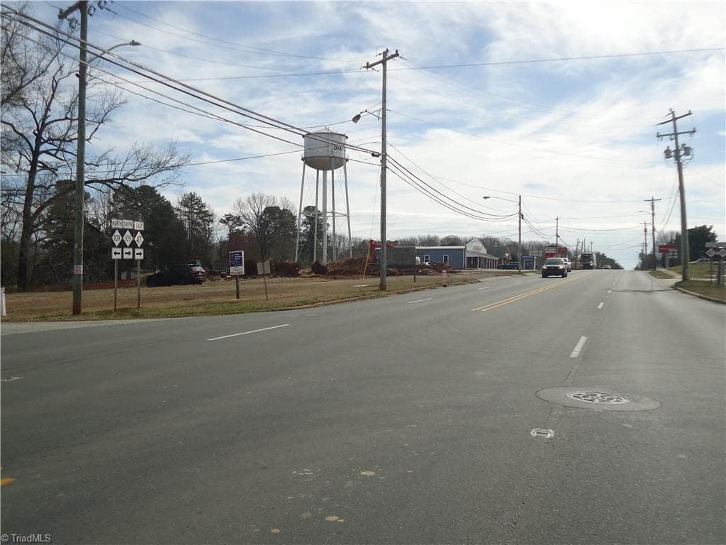 Retail at 17871 S NC Highway 109, Denton NC 27239, photo 4 of 9