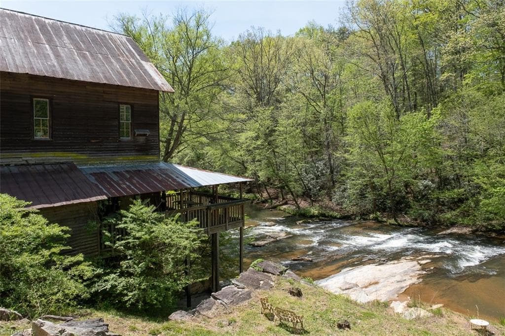 Remarks at 318 Elkin Creek Mill Road, Elkin NC 28621, photo 4 of 50