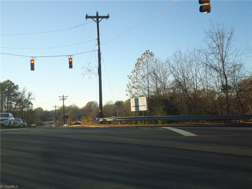 Retail at 243 E 1st Street, Denton NC 27239, photo 6 of 7