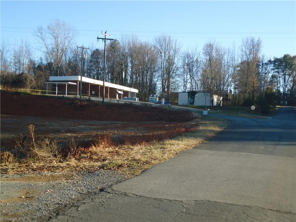 Retail at 243 E 1st Street, Denton NC 27239, photo 5 of 7