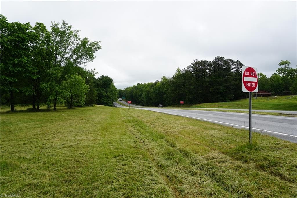 Commercial at 253 N Urban Street, Thomasville NC 27360, photo 4 of 16