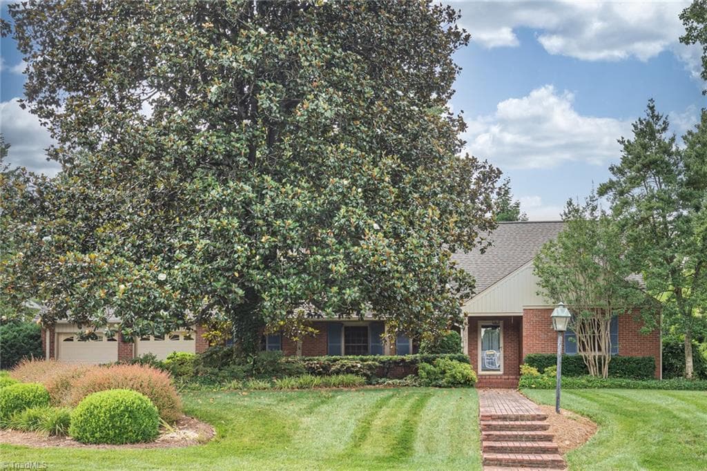 1907 Pembroke Road, Greensboro NC 27408
