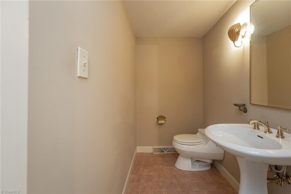 Stick/Site Built at 1907 Pembroke Road, Greensboro NC 27408, photo 19 of 50
