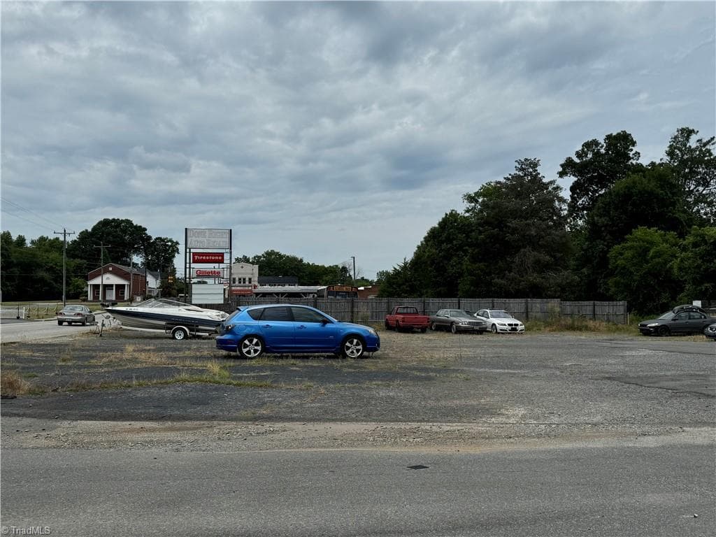 Retail at 61 Peacock Avenue, Denton NC 27239, photo 3 of 27