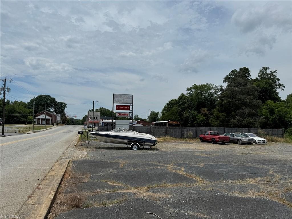 Retail at 61 Peacock Avenue, Denton NC 27239, photo 24 of 27