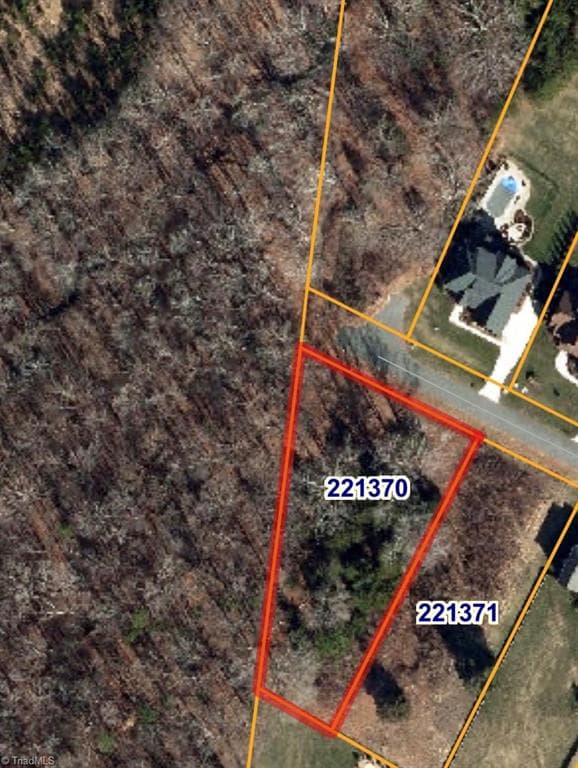 Single Family Residence at 605 Scotts Glen Drive, Greensboro NC 27455, photo 2 of 2