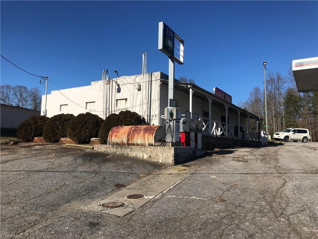 Retail at 8172 Boone Trail, Purlear NC 28665, photo 11 of 35