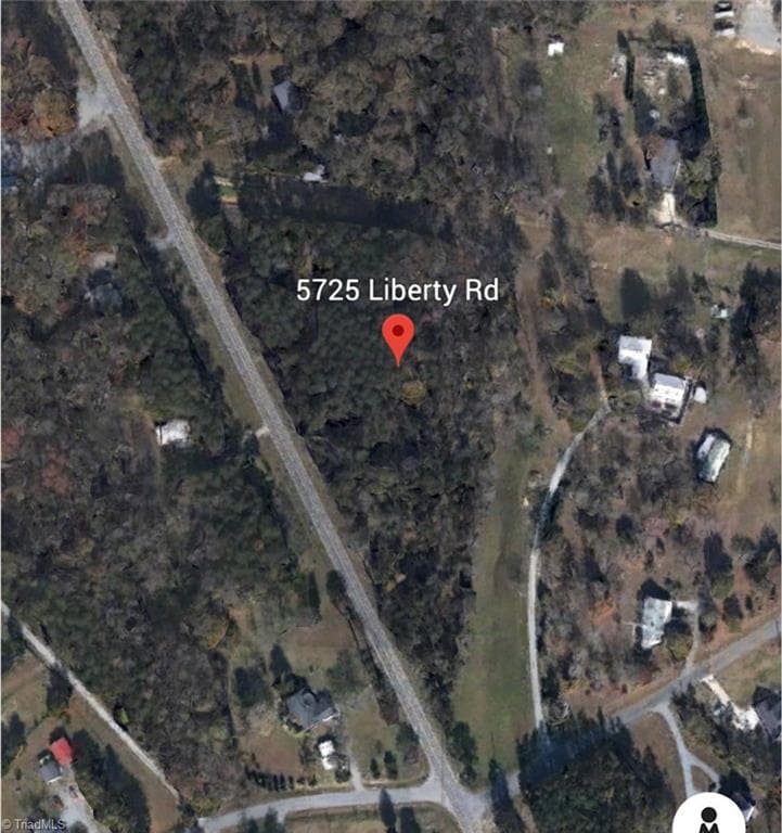Less than 2 miles from amenities/highway - 5725 Liberty Road, Greensboro NC 27406, Greensboro