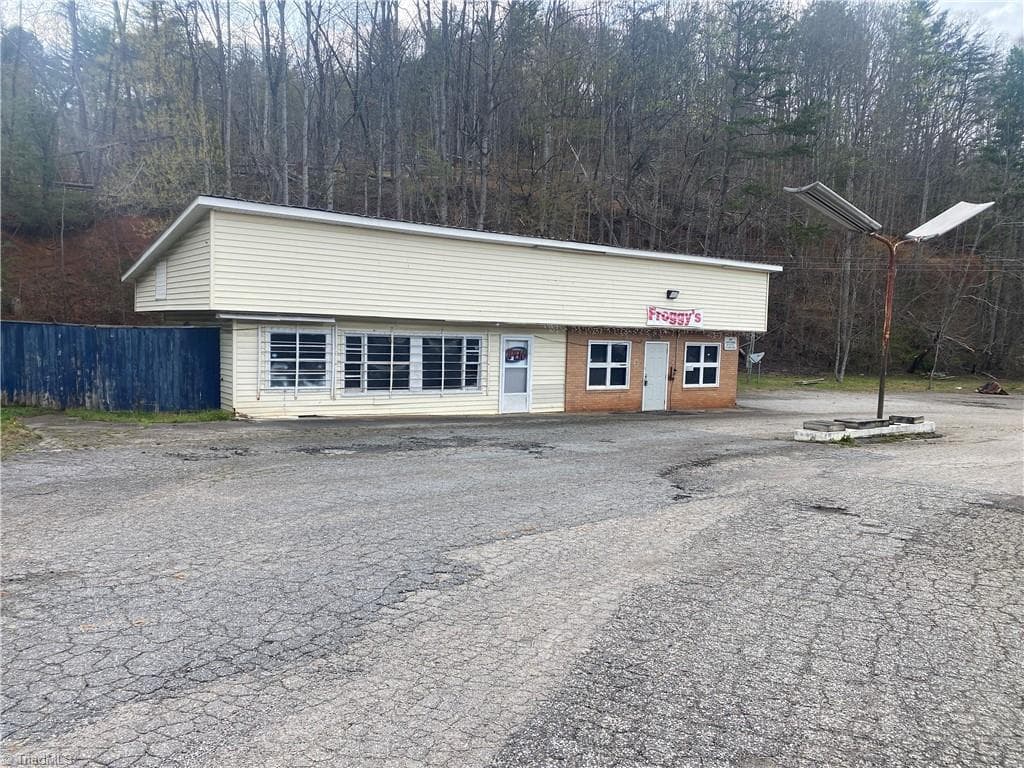 6506 S NC Highway 16, Moravian Falls NC 28654
