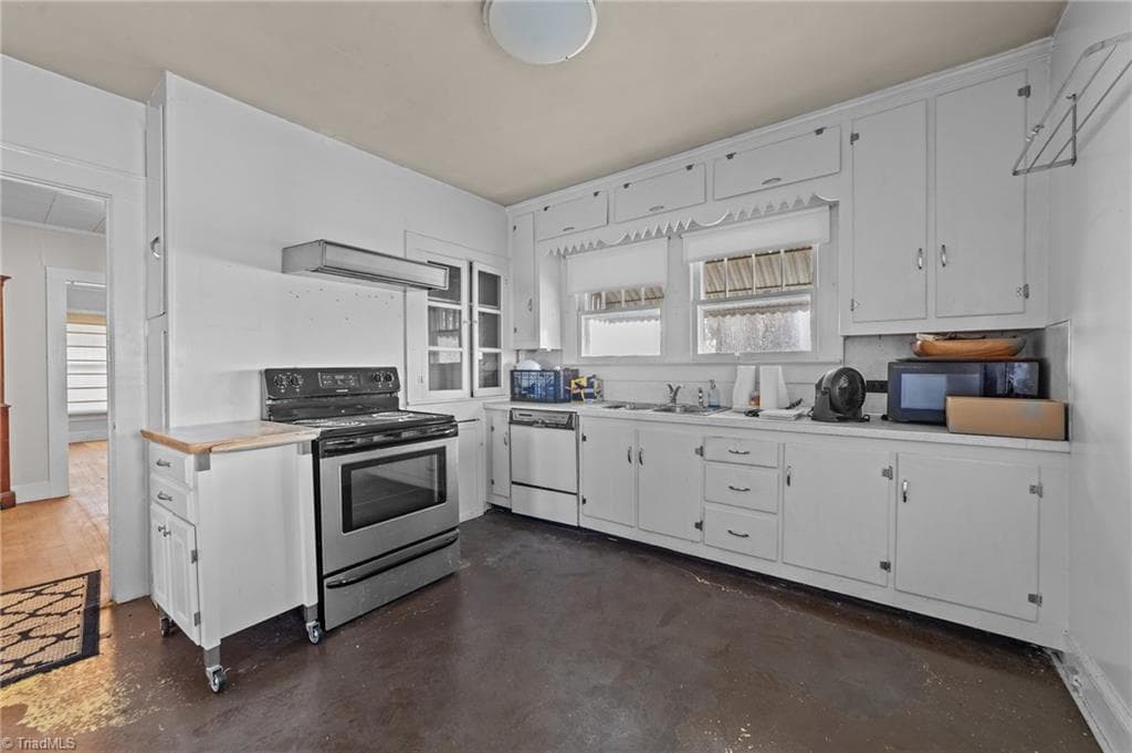 Stick/Site Built at 313 E King Street, King NC 27021, photo 23 of 27